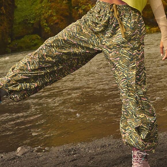 NWOT Free People Movement Cheetah Zephyr Balloon Pants High Waisted Baggy Street - Picture 11 of 11